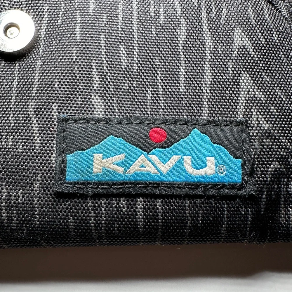 Kavu Wallet Canvas Snap Closure Credit Card Slots Checkbook Pen Holder Pocket - Picture 4 of 7